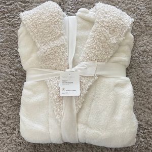 Pottery barn ivory robe